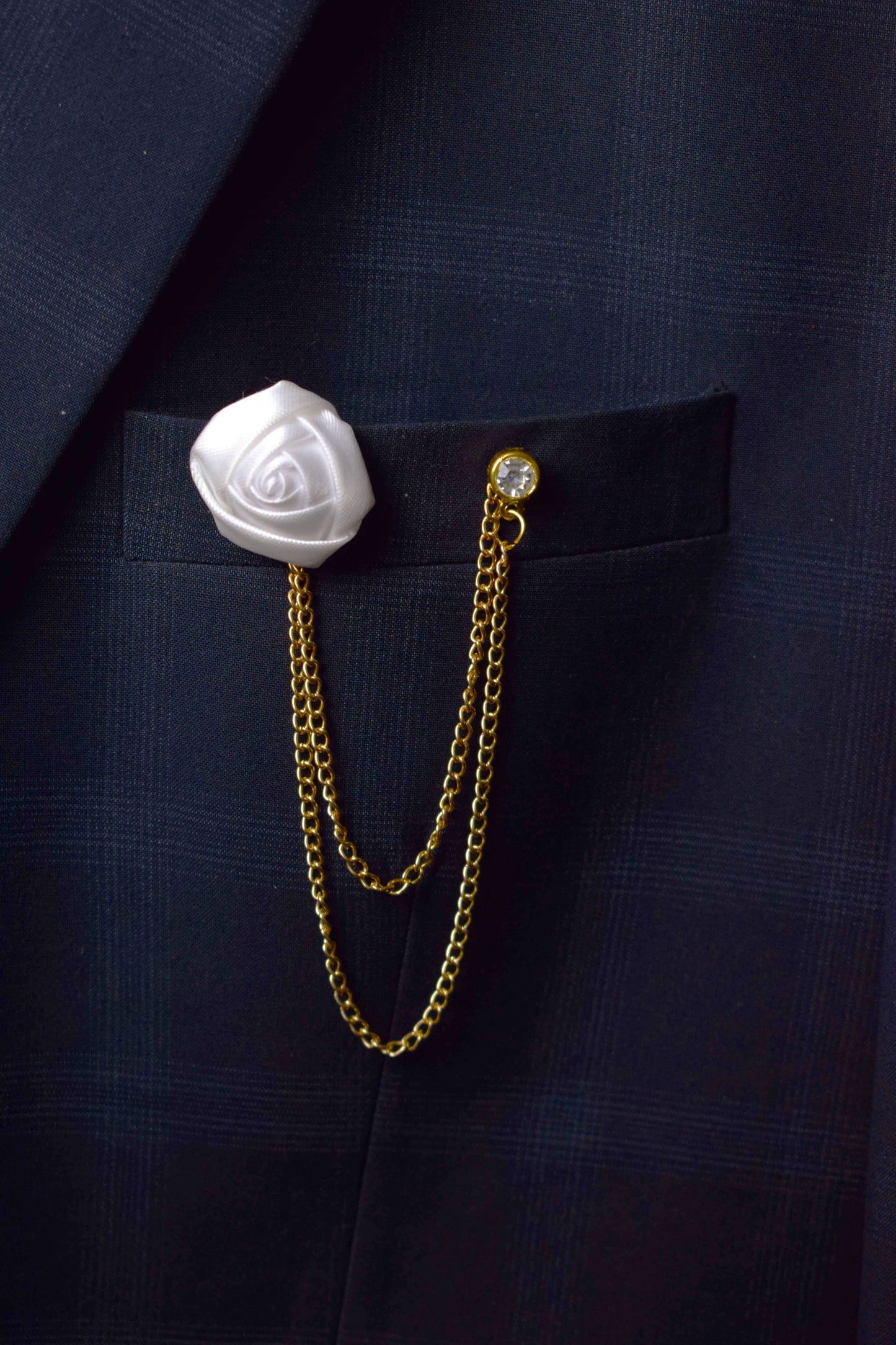 White Flower Chain Brooch / Lapel Pin